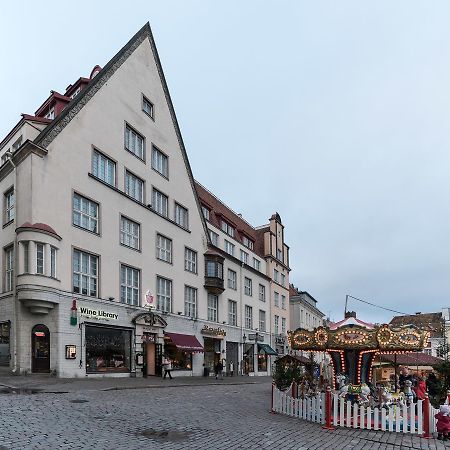 Goodson & Red Old Town Apartments Tallinn Exteriör bild